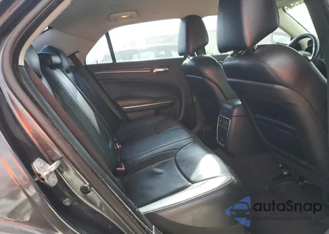 2016 Chrysler 300 Limited z USA, uszkodzony, nr VIN 2C3CCARG5GH136290